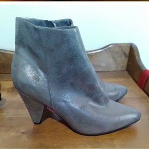 Ankle boots, gray, with tags